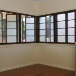 Double sliding window screens applied to casement windows